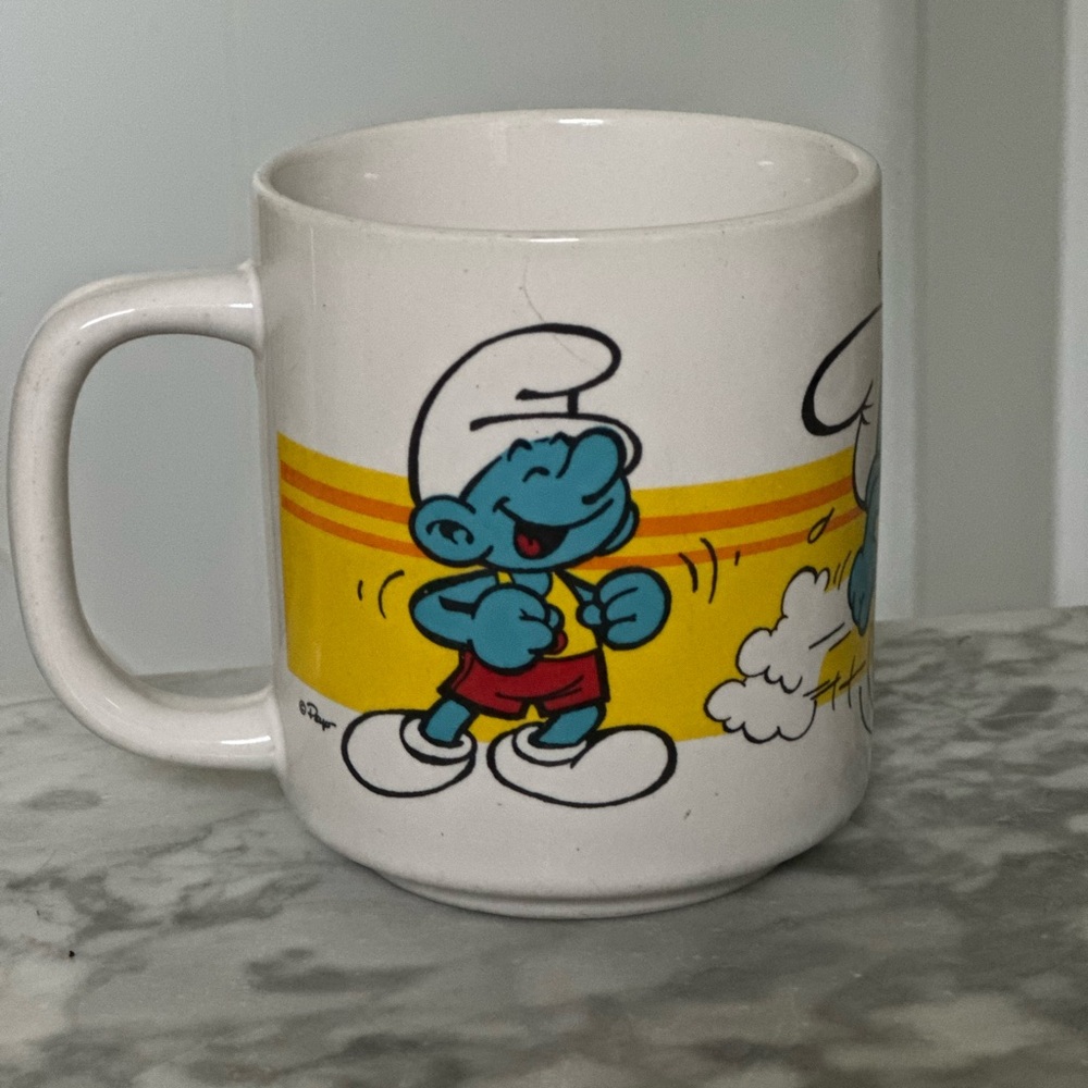 Vintage 1981 running smurf Ceramic Mug